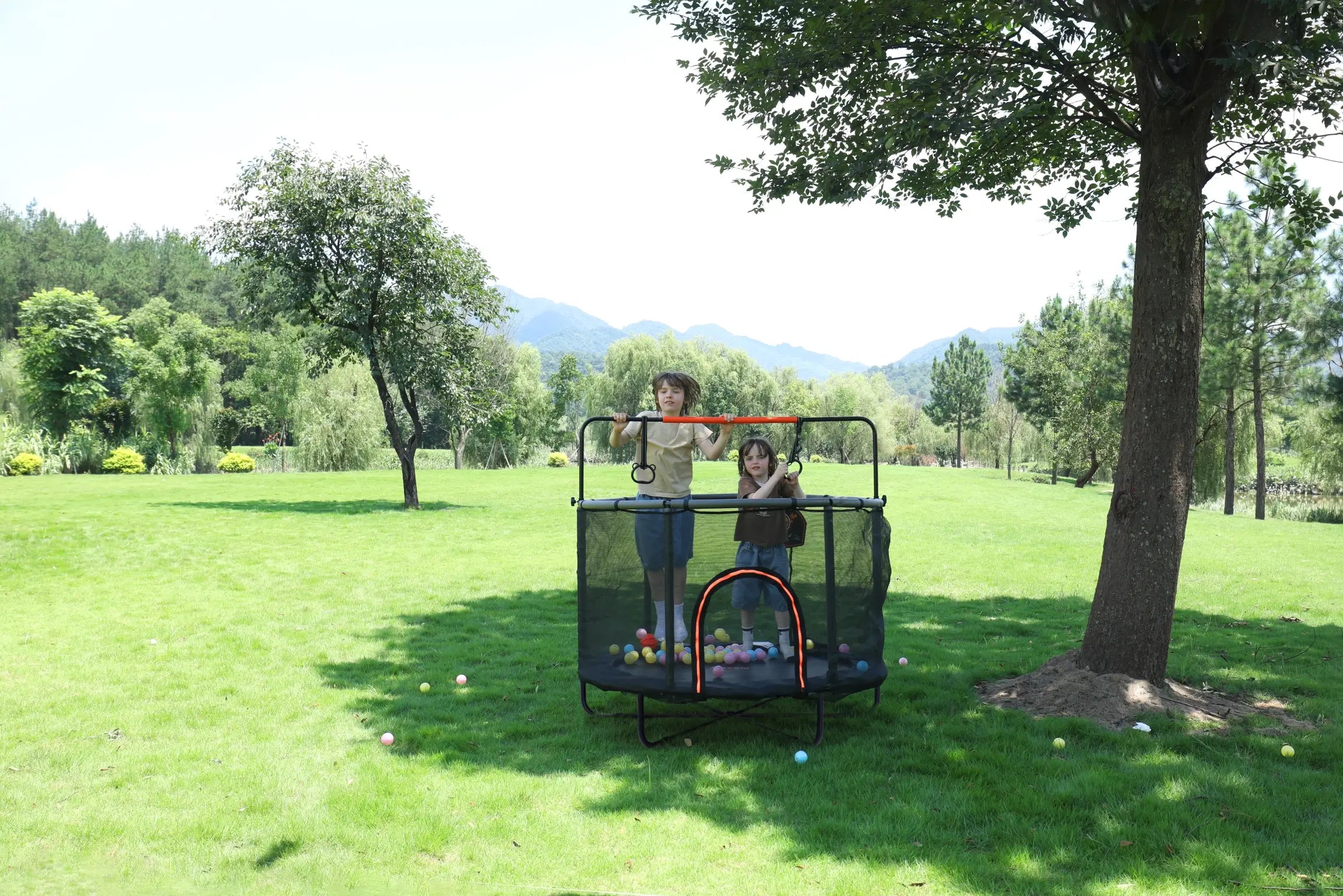 toddler_trampoline_pic